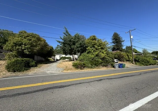 Photo 2 of Manufactured home for sale at 13745 42nd Avenue S, Tukwila, WA 98168 | MLS# NWM2572284 | Listing updated on 2026-09-25