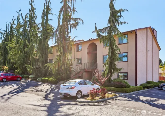 Condo for sale at 4904 81St Pl Sw #206, Mukilteo, WA 98275 | MLS# NWM2572287