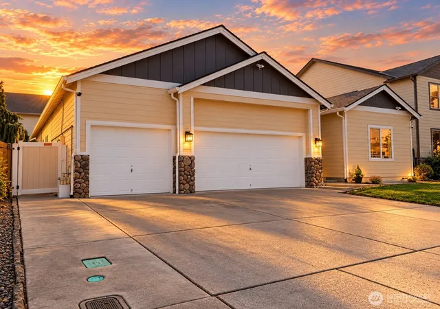 Photo 2 of Single family home for sale at 4311 Ne 93rd Street, Vancouver, WA 98665 | MLS# NWM2572301 | Listing updated on 2026-10-16