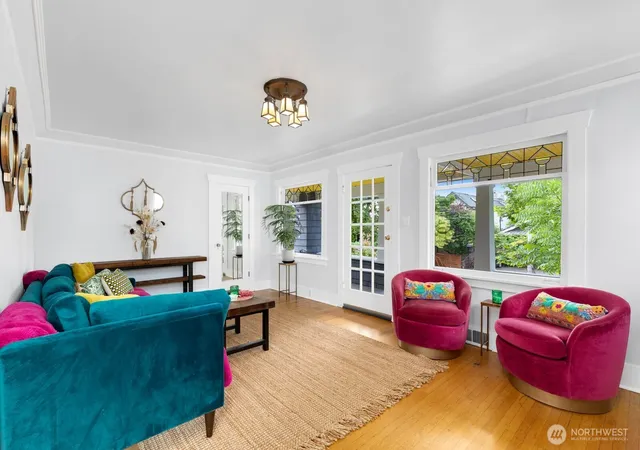 Photo 4 of House for sale at 410 N 46th Street, Seattle, WA 98103 | MLS# NWM2572305 | Listing updated on 2026-09-25