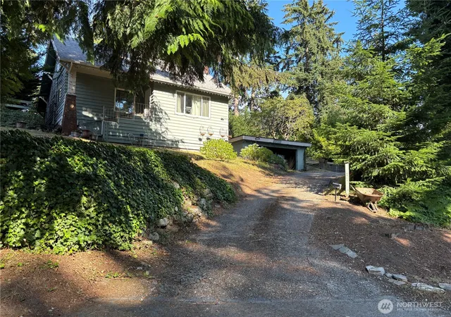 Photo 3 of Single family home for sale at 15739 Densmore Ave N, Shoreline, WA 98133 | MLS# NWM2572315 | Listing updated on 2026-09-25