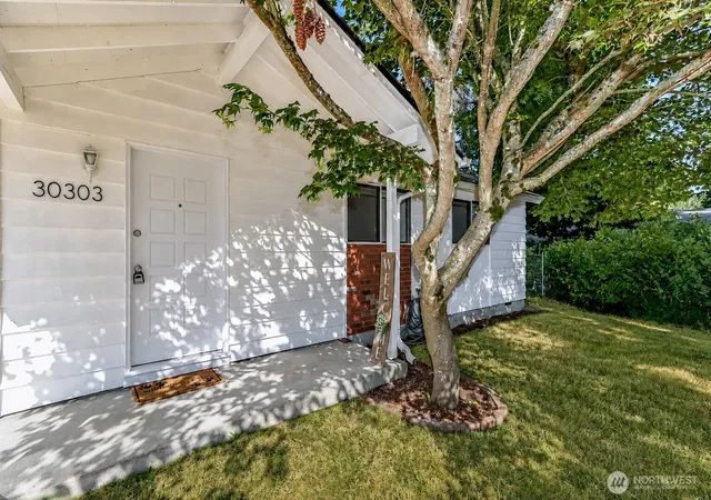 Photo 2 of Single family home for sale at 30303 6th Avenue Sw, Federal Way, WA 98023 | MLS# NWM2572321 | Listing updated on 2026-09-26