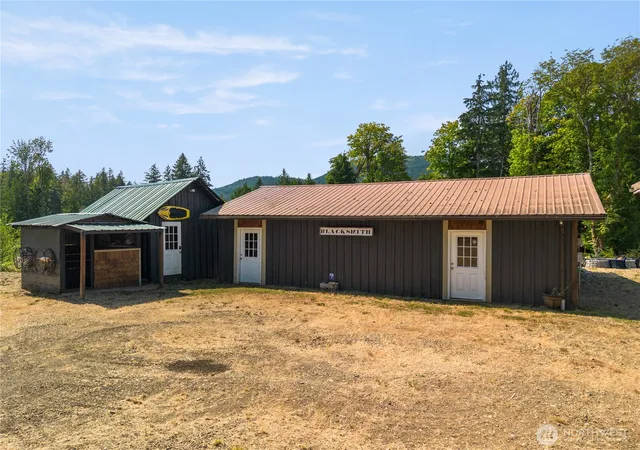 Photo 3 of Manufactured home for sale at 111 Jaybird Ln, Brinnon, WA 98320 | MLS# NWM2572325 | Listing updated on 2026-09-25