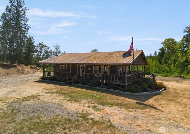 Photo 3 of Manufactured home for sale at 111 Jaybird Ln, Brinnon, WA 98320 | MLS# NWM2572325 | Listing updated on 2026-09-25