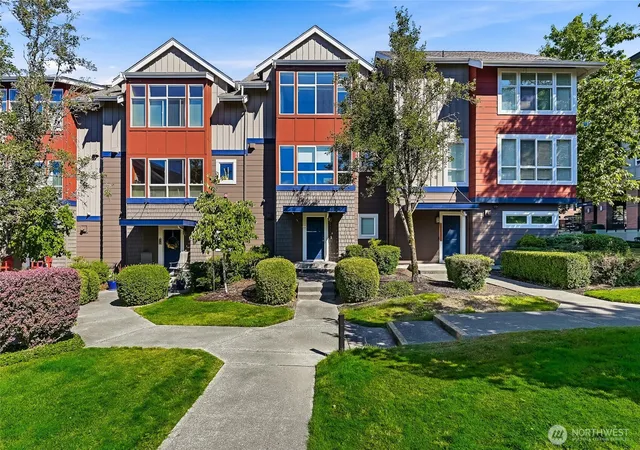 Photo 1 of Townhouse for sale at 1771 25th Ave Ne, Issaquah, WA 98029 | MLS# NWM2572326 | Listing updated on 2026-10-02