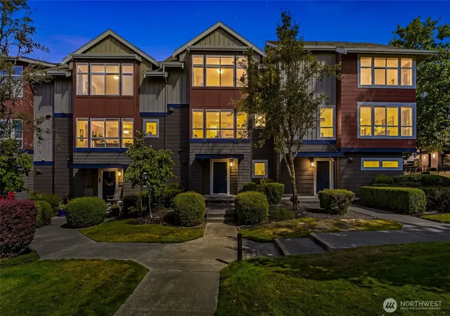 Photo 3 of Townhouse for sale at 1771 25Th Ave Ne, Issaquah, WA 98029 | MLS# NWM2572326 | Listing updated on 2026-10-02