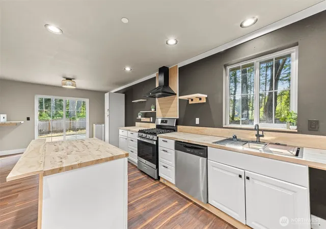 Photo 2 of Single family home for sale at 19716 20th Street Sw, Lakebay, WA 98349 | MLS# NWM2572328 | Listing updated on 2026-09-23