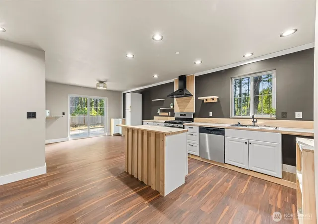 Photo 3 of Single family home for sale at 19716 20th Street Sw, Lakebay, WA 98349 | MLS# NWM2572328 | Listing updated on 2026-09-23