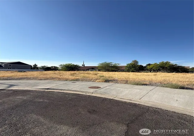 Photo 1 of Land for sale at 910 W Ted Yao Way, Moses Lake, WA 98837 | MLS# NWM2572336 | Listing updated on 2026-09-18
