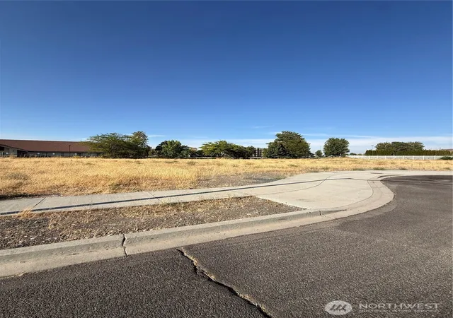 Photo 2 of Land for sale at 910 W Ted Yao Way, Moses Lake, WA 98837 | MLS# NWM2572336 | Listing updated on 2026-09-18