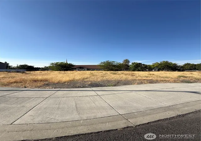 Photo 3 of Land for sale at 910 W Ted Yao Way, Moses Lake, WA 98837 | MLS# NWM2572336 | Listing updated on 2026-09-18
