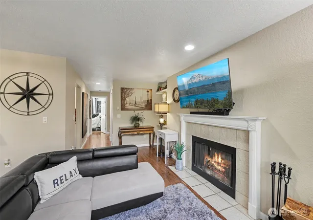 Photo 3 of Condo for sale at 140 Summit Ave N #A-7, Kent, WA 98030 | MLS# NWM2572345 | Listing updated on 2026-09-25