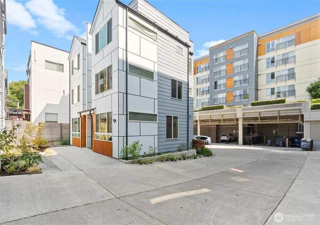 Photo 1 of Townhouse for sale at 4540 40th Ave Sw, Seattle, WA 98116 | MLS# NWM2572346 | Listing updated on 2026-09-25