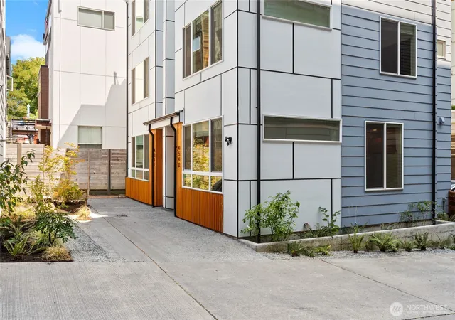 Photo 3 of Townhouse for sale at 4540 40th Ave Sw, Seattle, WA 98116 | MLS# NWM2572346 | Listing updated on 2026-09-25