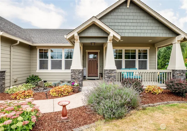 Photo 3 of Sale Pending at 701 Ph 10, Castle Rock, WA 98611 | MLS# NWM2572351 | Listing updated on 2026-09-25