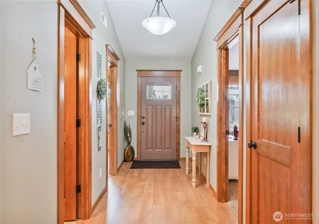 Photo 3 of Sale Pending at 701 Ph 10, Castle Rock, WA 98611 | MLS# NWM2572351 | Listing updated on 2026-09-25