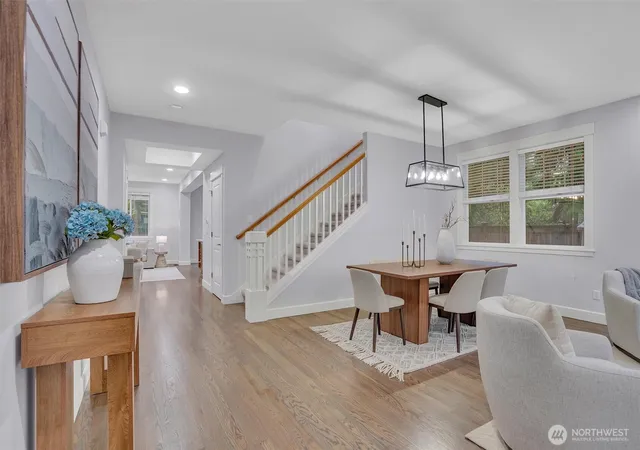 Photo 2 of Single family home for sale at 17211 Ne 117Th Wy, Redmond, WA 98052 | MLS# NWM2572354 | Listing updated on 2026-10-10