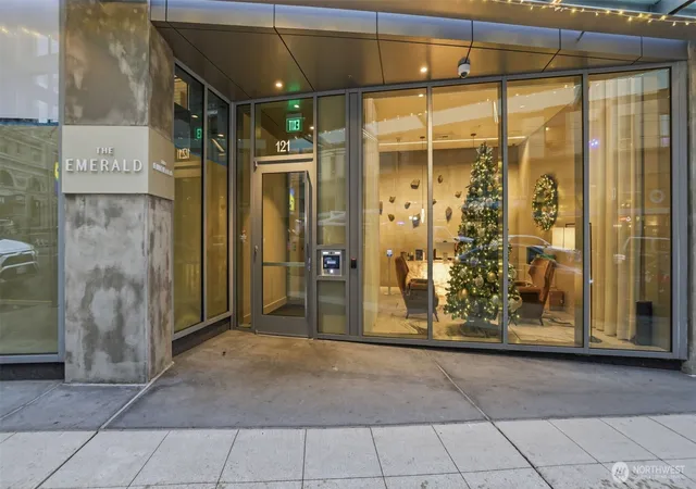 Photo 2 of Condo for sale at 121 Stewart St #905, Seattle, WA 98101 | MLS# NWM2572355 | Listing updated on 2026-09-25