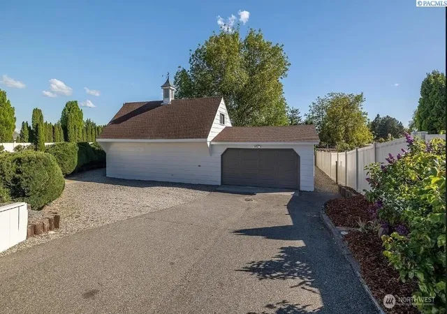 Photo 3 of Single family home for sale at 7108 W Argent, Pasco, WA 99301 | MLS# NWM2572357 | Listing updated on 2026-09-21