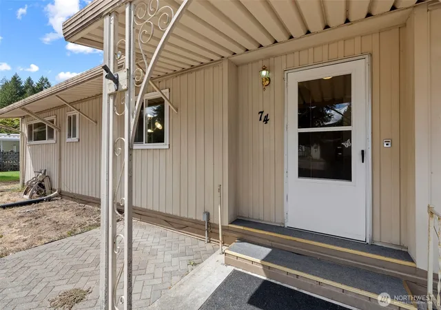 Photo 3 of Sale Pending at 930 Trosper Rd Sw #74, Tumwater, WA 98512 | MLS# NWM2572359 | Listing updated on 2026-09-27