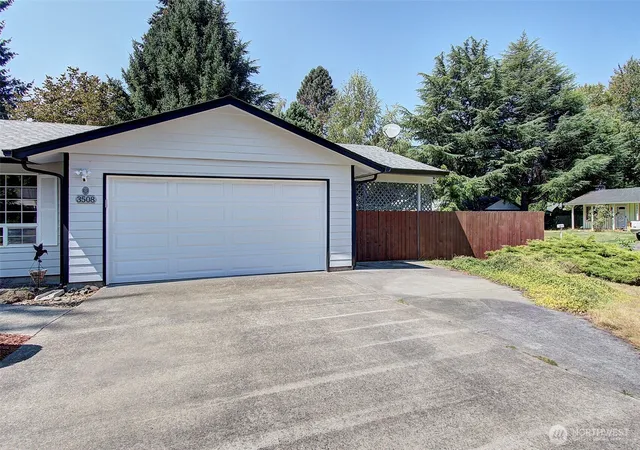 Photo 3 of Single family home for sale at 3508 NE 143rd Avenue, Vancouver, WA 98682 | MLS# NWM2572360 | Listing updated on 2026-09-30