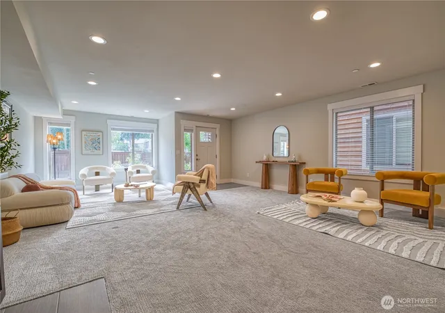 Photo 3 of Townhouse for sale at 18507 71St Ave Ne, Kenmore, WA 98028 | MLS# NWM2572386 | Listing updated on 2026-09-24