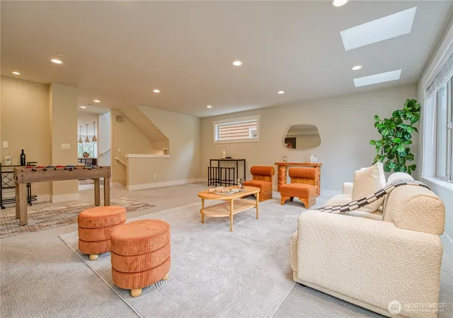 Photo 4 of Townhouse for sale at 18507 71St Ave Ne, Kenmore, WA 98028 | MLS# NWM2572386 | Listing updated on 2026-09-24