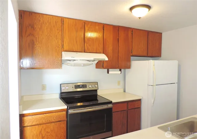 Photo 3 of Condo for sale at 4404 146Th Pl Ne #N9, Bellevue, WA 98007 | MLS# NWM2572391 | Listing updated on 2026-09-25