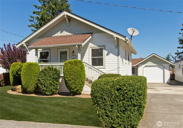 Photo 3 of Single family home for sale at 1565 Sorenson Ave, Enumclaw, WA 98022 | MLS# NWM2572392 | Listing updated on 2026-10-22