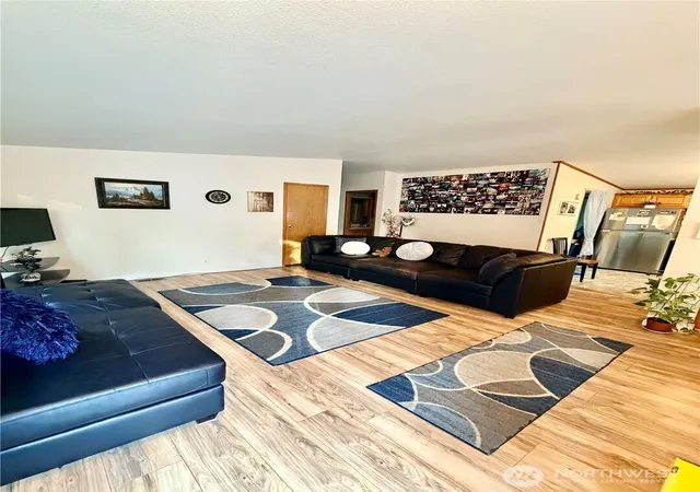 Photo 4 of Manufactured home for sale at 9425 56th Street SE #14, Snohomish, WA 98290 | MLS# NWM2572400 | Listing updated on 2026-09-25