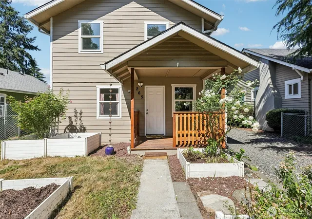 Photo 1 of Single family home for sale at 265 17th Ave, Longview, WA 98632 | MLS# NWM2572401 | Listing updated on 2026-09-25