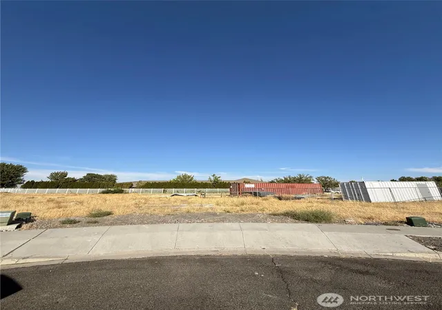 Photo 2 of Land for sale at 821 N Ted Yao Way, Moses Lake, WA 98837 | MLS# NWM2572412 | Listing updated on 2026-09-25
