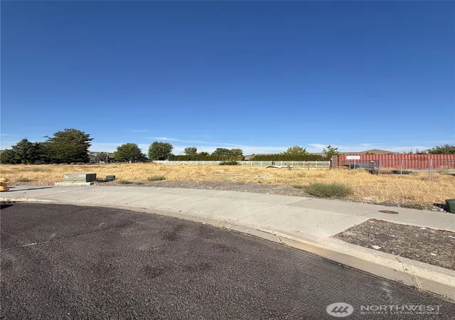 Photo 3 of Land for sale at 821 N Ted Yao Way, Moses Lake, WA 98837 | MLS# NWM2572412 | Listing updated on 2026-09-25