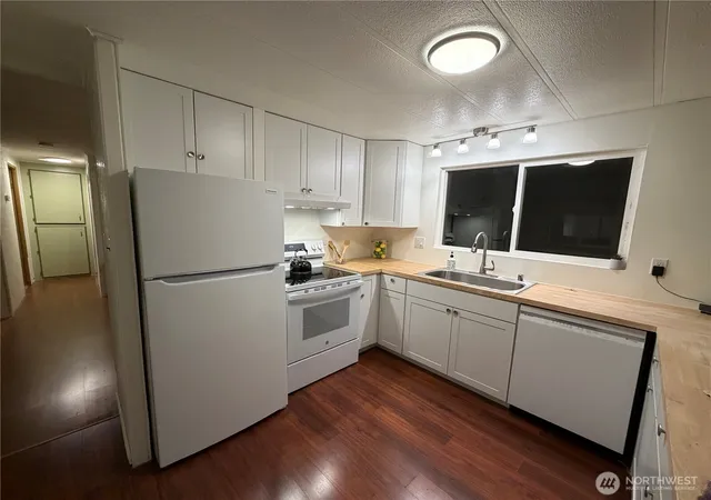 Photo 3 of Manufactured home for sale at 16300 State Hwy 305 Ne #44, Poulsbo, WA 98370 | MLS# NWM2572413 | Listing updated on 2026-09-27