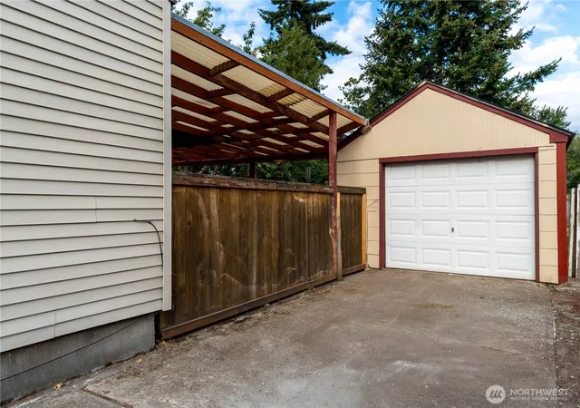 Photo 3 of Single family home for sale at 113 12Th St Sw, Puyallup, WA 98371 | MLS# NWM2572414 | Listing updated on 2026-09-28