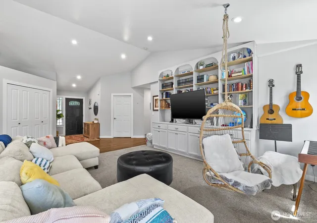 Photo 3 of Single family home for sale at 18505 68th St E, Bonney Lake, WA 98391 | MLS# NWM2572424 | Listing updated on 2026-09-28