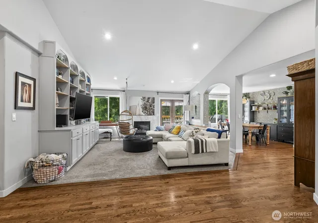 Photo 4 of Single family home for sale at 18505 68Th St E, Bonney Lake, WA 98391 | MLS# NWM2572424 | Listing updated on 2026-09-28