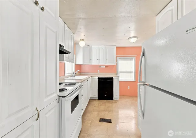 Photo 4 of Manufactured home for sale at 2424 S 260Th St #45, Kent, WA 98032 | MLS# NWM2572425 | Listing updated on 2026-09-25