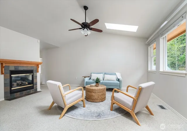 Photo 4 of Single family home for sale at 2042 Doe Dr, Oak Harbor, WA 98277 | MLS# NWM2572435 | Listing updated on 2026-09-27
