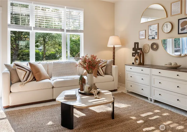 Photo 3 of Single family home for sale at 1787 26th Walk Ne, Issaquah, WA 98029 | MLS# NWM2572437 | Listing updated on 2026-09-25