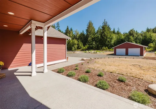 Photo 3 of Single family home for sale at 1726 Lilypad Pl E, Port Orchard, WA 98366 | MLS# NWM2572444 | Listing updated on 2026-09-25