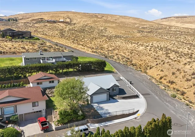Photo 2 of Single family home for sale at 481 Patrick Rd, Ephrata, WA 98823 | MLS# NWM2572459 | Listing updated on 2026-09-24