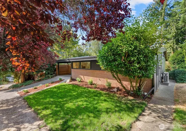 Photo 2 of Sale Pending at 8009 28th Avenue Ne, Seattle, WA 98115 | MLS# NWM2572500 | Listing updated on 2026-10-07