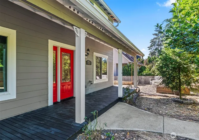 Photo 2 of Single family home for sale at 428 S 2nd Pl, Kalama, WA 98625 | MLS# NWM2572503 | Listing updated on 2026-09-28