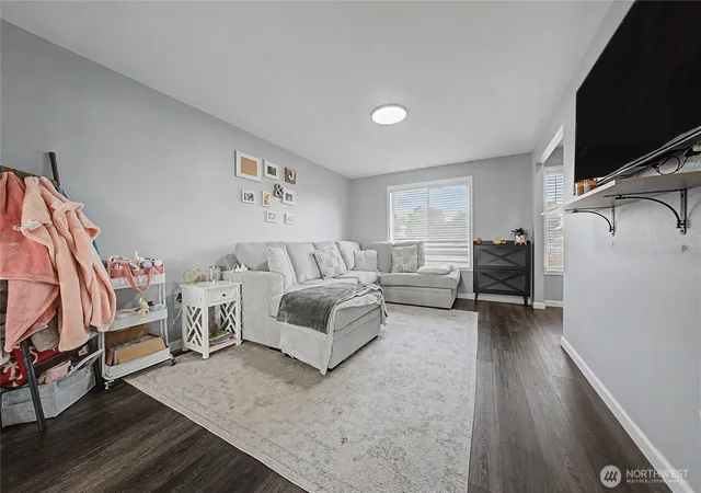 Photo 4 of Single family home for sale at 1737 W Mockingbird St, Moses Lake, WA 98837 | MLS# NWM2572514 | Listing updated on 2026-09-25