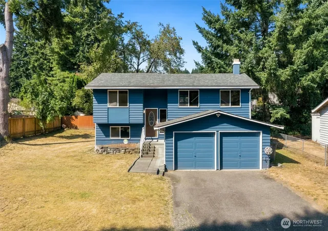 Photo 1 of Single family home for sale at 13911 103rd Ave Ne, Kirkland, WA 98034 | MLS# NWM2572523 | Listing updated on 2026-09-29