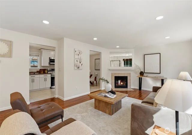Photo 4 of Single family home for sale at 13911 103Rd Ave Ne, Kirkland, WA 98034 | MLS# NWM2572523 | Listing updated on 2026-09-29