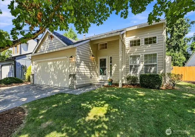 Single family home for sale at 17110 SE 18th Street, Vancouver, WA 98683 | MLS# NWM2572531