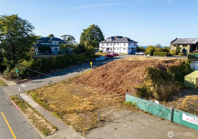 Photo 3 of Sale Pending at 999 E 1St St, Port Angeles, WA 98362 | MLS# NWM2572532 | Listing updated on 2026-10-02