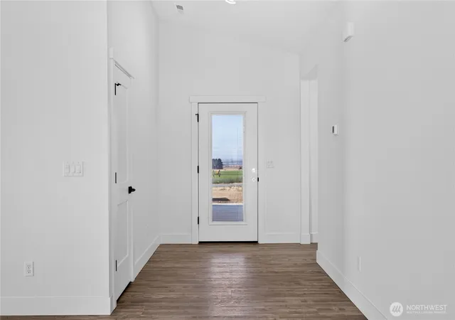Photo 3 of Single family home for sale at 240 Windrow Ln, Ellensburg, WA 98926 | MLS# NWM2572533 | Listing updated on 2026-09-25